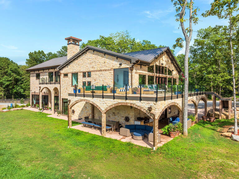 AI Real Estate Photo Editing by AgentUp