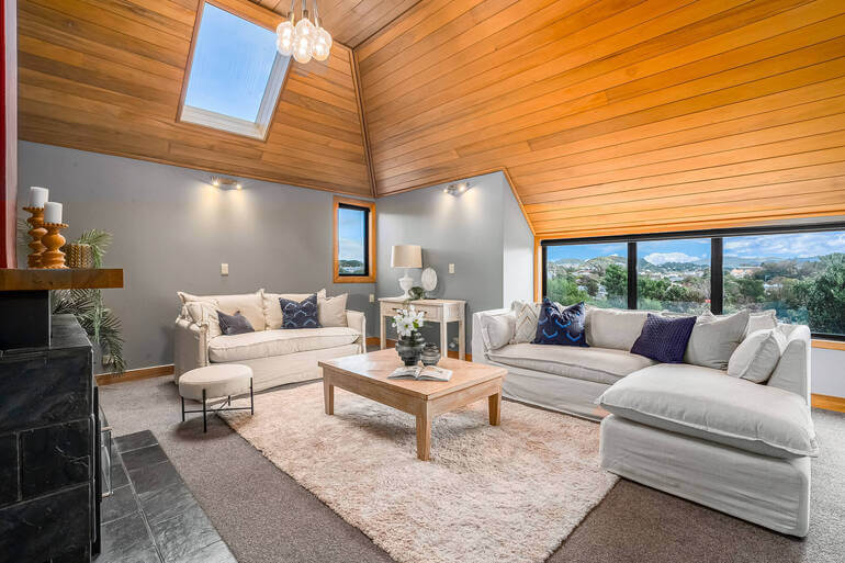 real estate photo editing ai by AgentUp