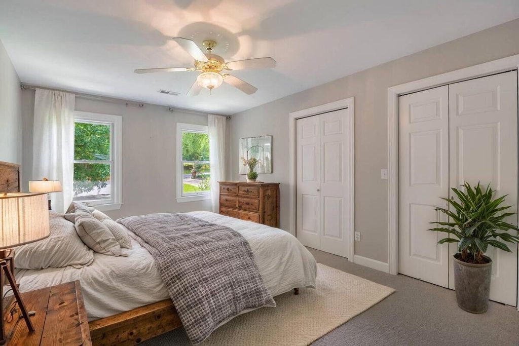 Modern bedroom using virtual home staging software