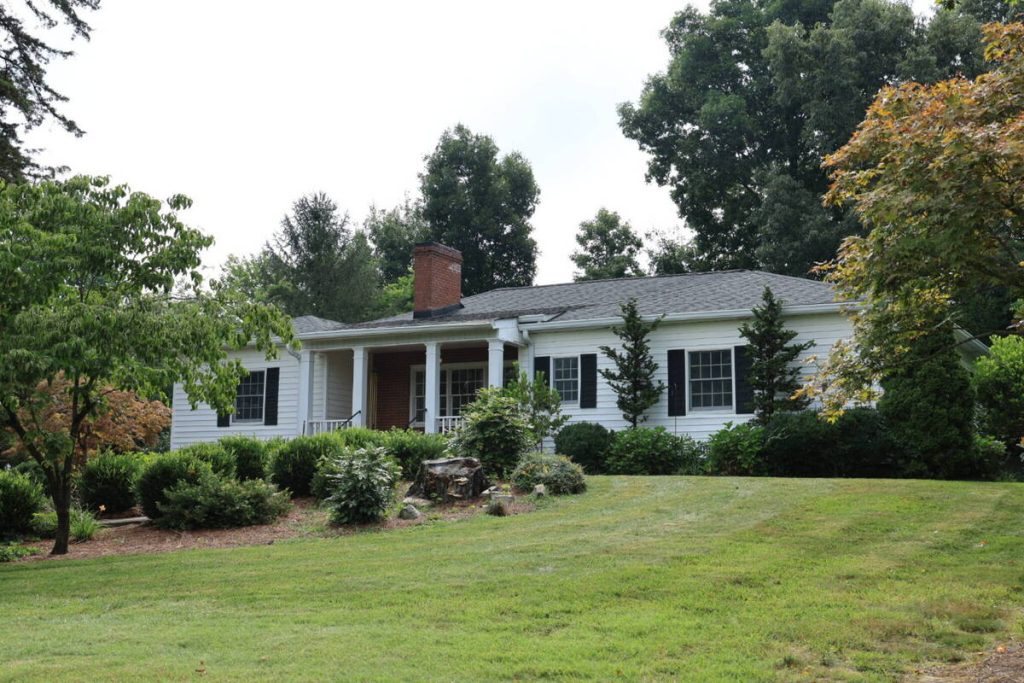 Before photo editing for real estate agents on a front exterior